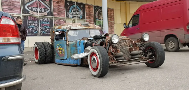 Украинский автолюбитель собрал классический американский rat-rod (видео)