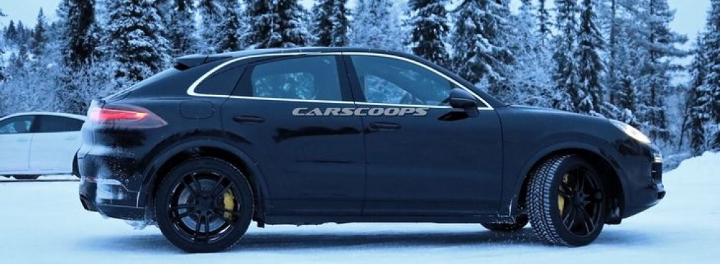 В сеть выложили полные фото нового Porsche Cayenne Turbo 2020