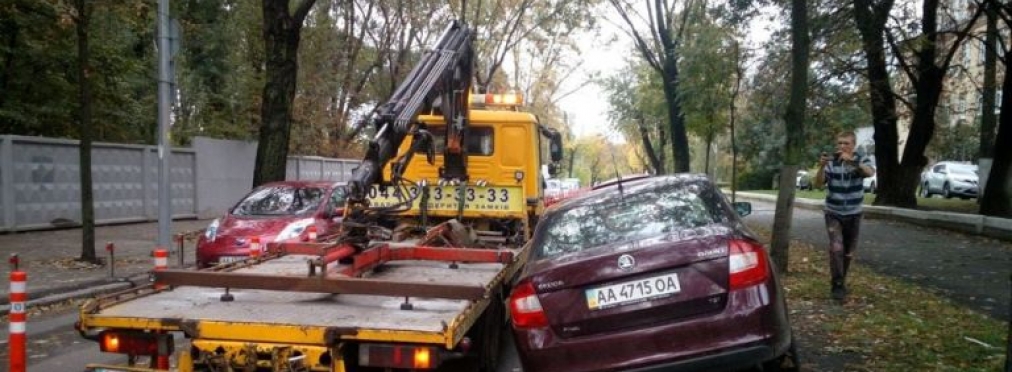 В КГГА назвали число эвакуированных автомобилей