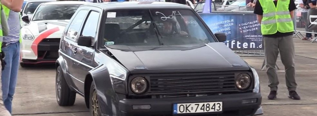 Старый VW Golf II обогнал Audi R8 и RS7