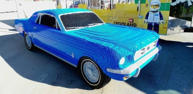 В США собрали Ford Mustang из двух сотен тысяч элементов Lego