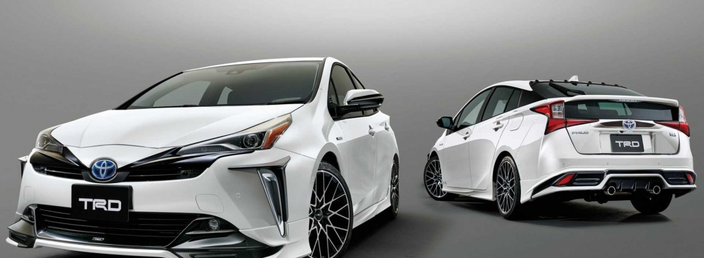 TRD превратил гибридный седан Toyota Prius в спорткар