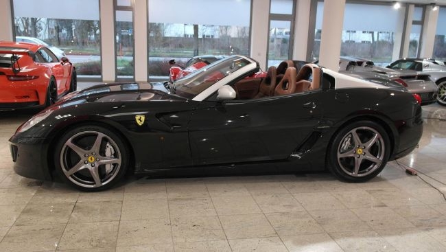 Уникальный Ferrari 599 SA Aperta выставили на продажу