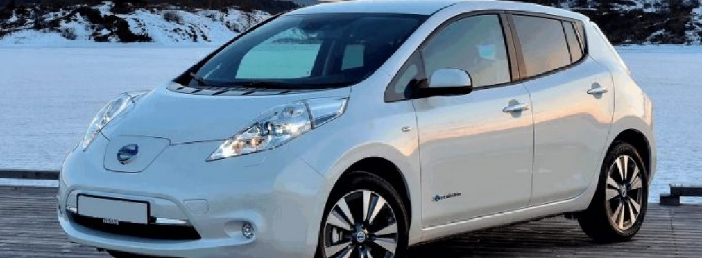 Что будет с Nissan Leaf, если разбить его об столб