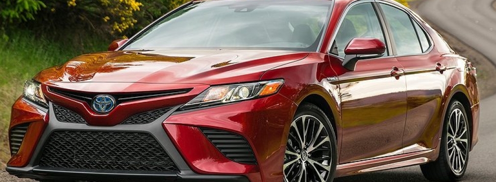 Toyota показала новую версию Camry