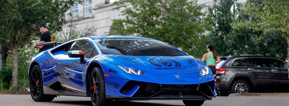 Редкий Lamborghini по глупости сожгли на заправке