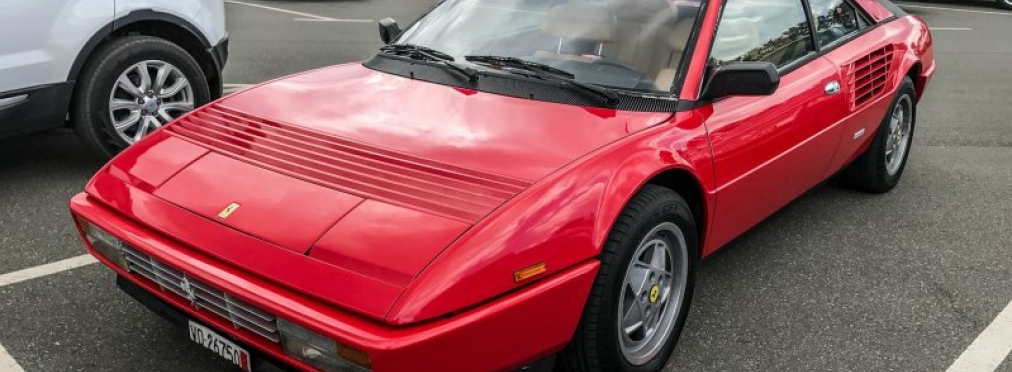 В Украине замечена Ferrari Mondial - самая бюджетная модель марки