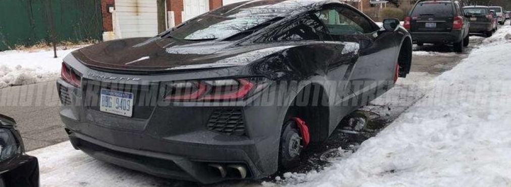 Новенький Chevrolet Corvette остался без колес