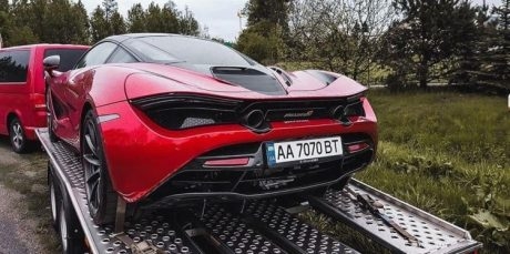 Очень крутой McLaren на украинских номерах замечен в ЕС