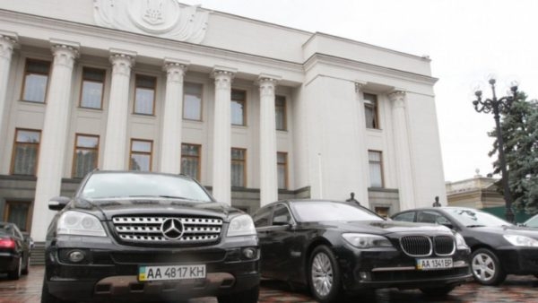 Украинским депутатам купят автомобилей на 12,6 миллионов гривен