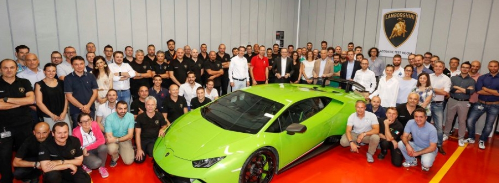 У Lamborghini появилась комната для настройки звука автомобилей