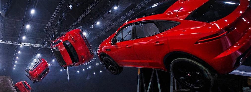 Самая длинная «бочка» в мире - рекорд нового Jaguar E-Pace