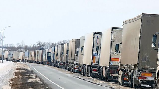 Завтра украинские грузоперевозчики планируют автопробег в знак протеста