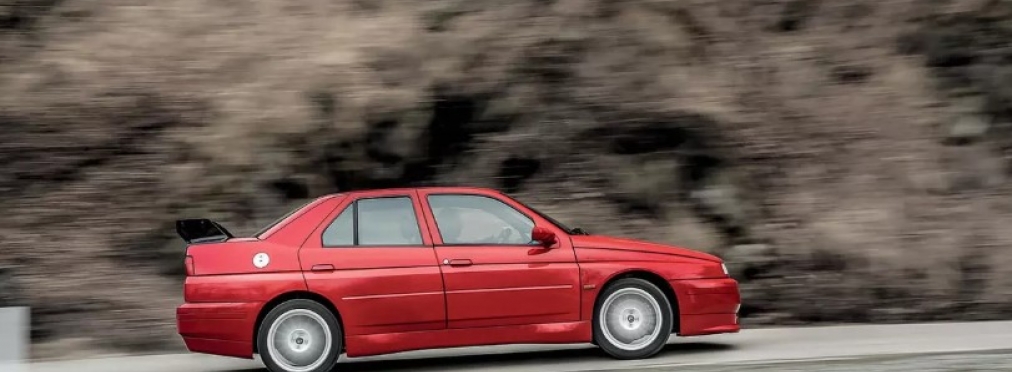 Единственный экземпляр Alfa Romeo 155 GTA Stradale продадут на аукционе