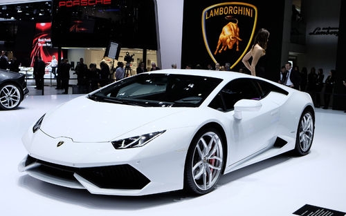 Презентация заднеприводного Lamborghini Huracan