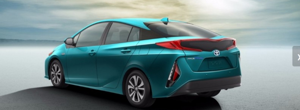 Новая Toyota Prius получила подзаряжаемую версию