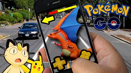 Водитель Toyota RAV4, играя в «Pokemon GO», врезался в машину копов