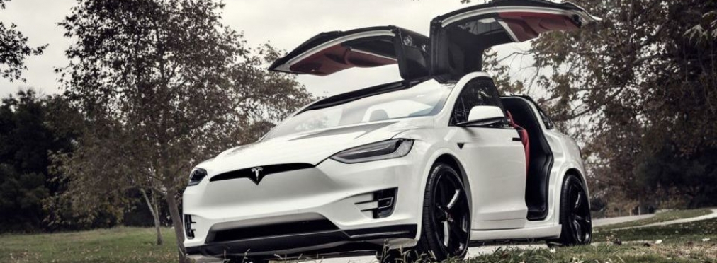 На продажу выставили Tesla Model X с «салоном Bentley»