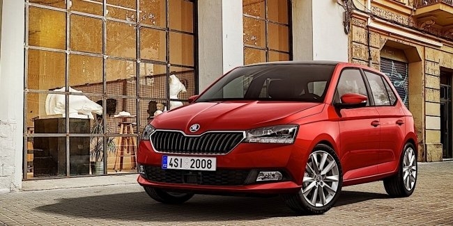 Рестайлинговая Skoda Fabia встала на конвейер