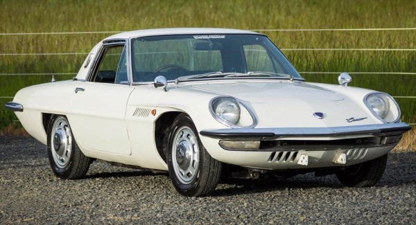 На аукцион выставили Mazda Cosmo с двигателем Wankel