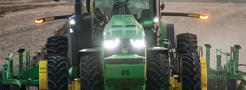 John Deere представил трактор, которому больше не нужен тракторист