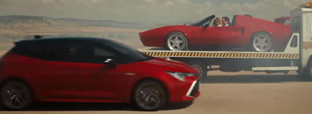 Toyota показала на видео «самозаряжающийся гибрид» Corolla