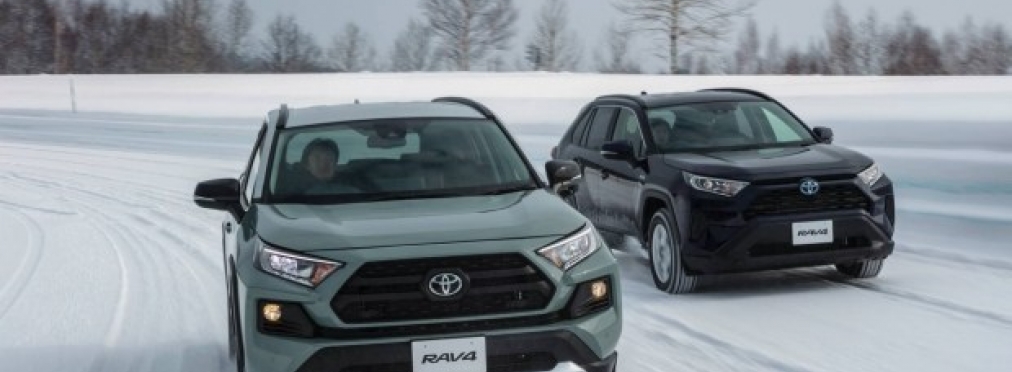 В Японии Toyota RAV4 научилась вызывать пассажирам вертолет