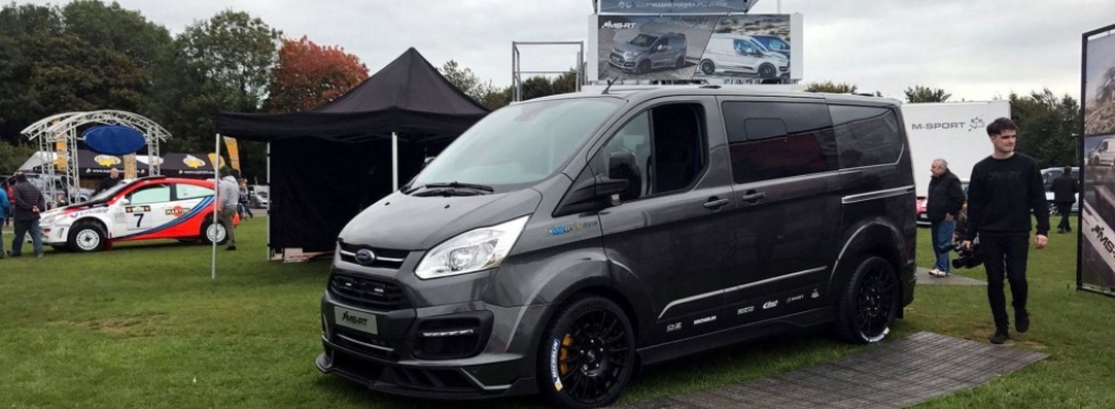 Фургон Ford Transit «превратился» в «гоночный болид»